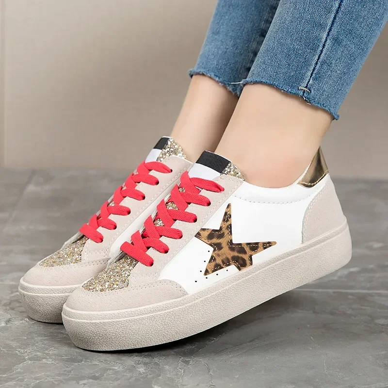 Women's Shoes Autumn 2025 New Lightweight Board Shoes Anti Slip Soft Sole Walking Thick Sole Casual and Fashionable White Shoes