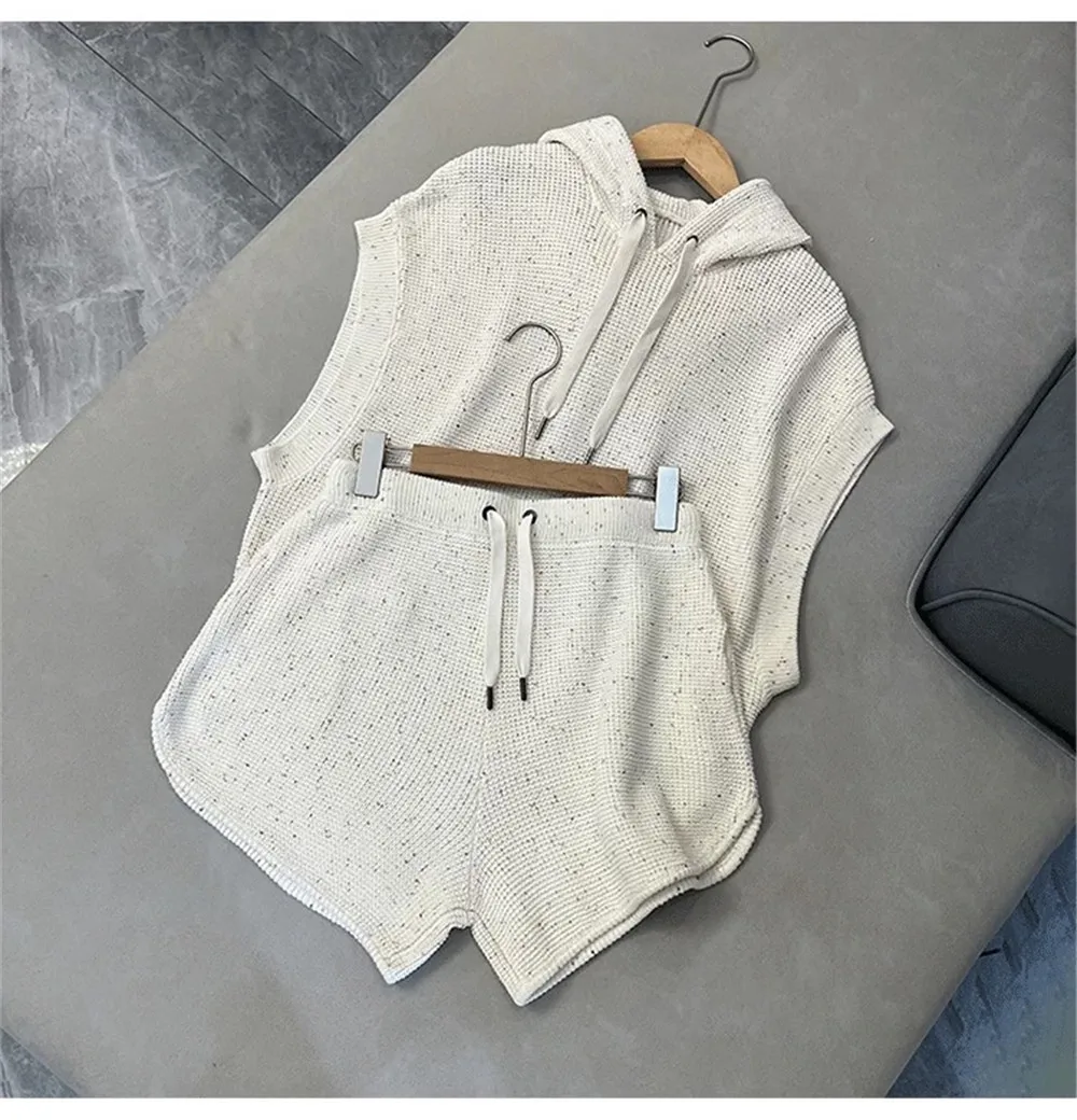 

25 New Cotton Bead Chain Hollow Hooded Short Sleeved Knitted Vest Top+Casual Versatile Shorts Set