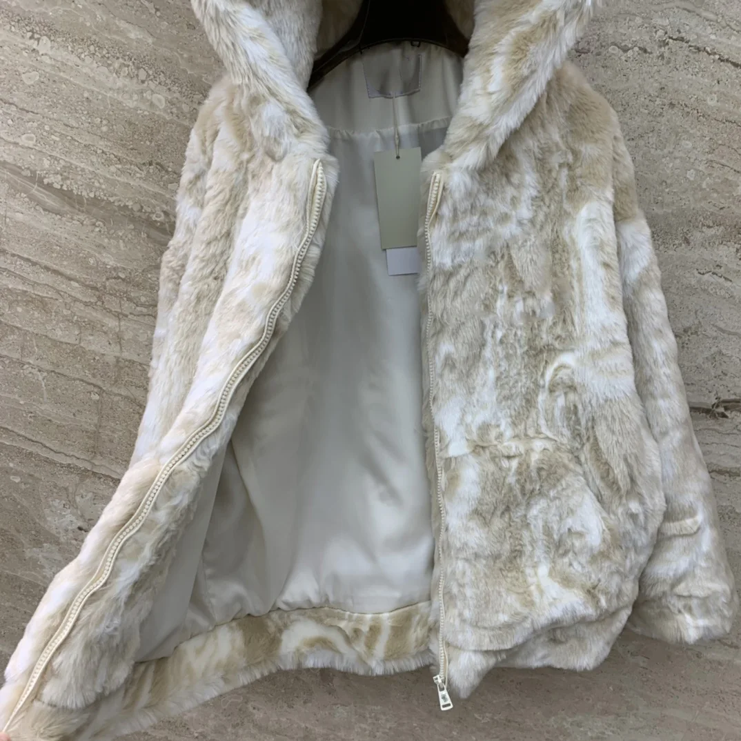 Women's Clothing    Faux fur casual hooded jacket, faux fur plush fabric feels comfortable and has good warmth retention effect