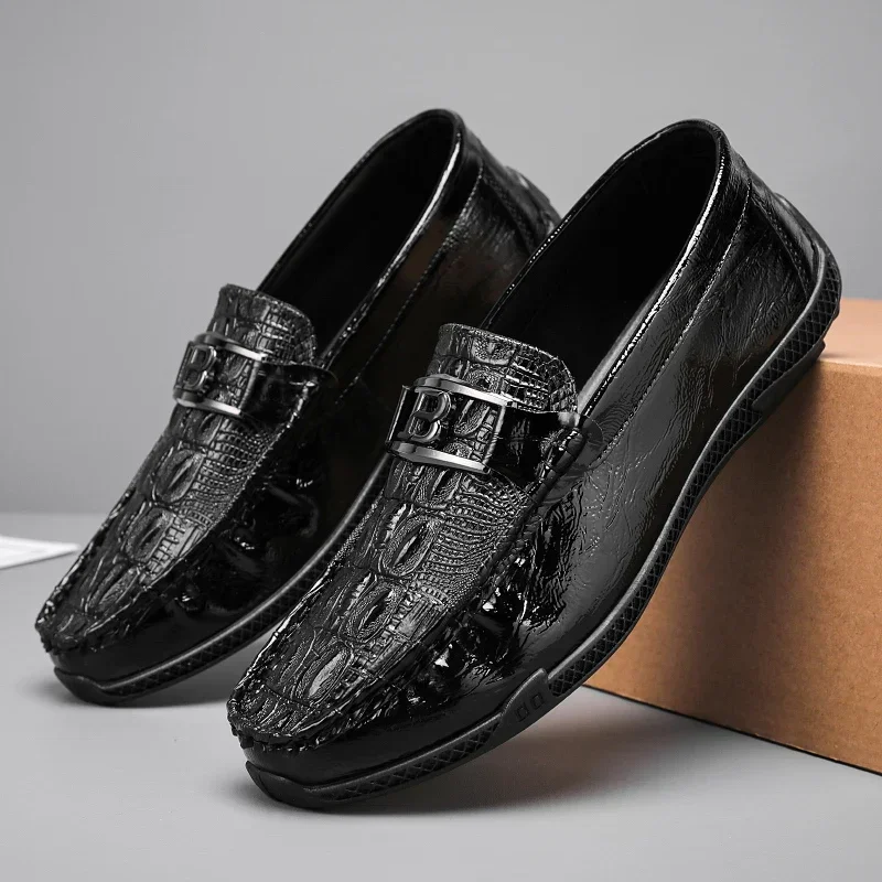 Luxury Brand New Genuine Leather Men Casual Shoes Mens Loafers Moccasins Breathable Slip on Black Driving Shoes Plus Size 39-44