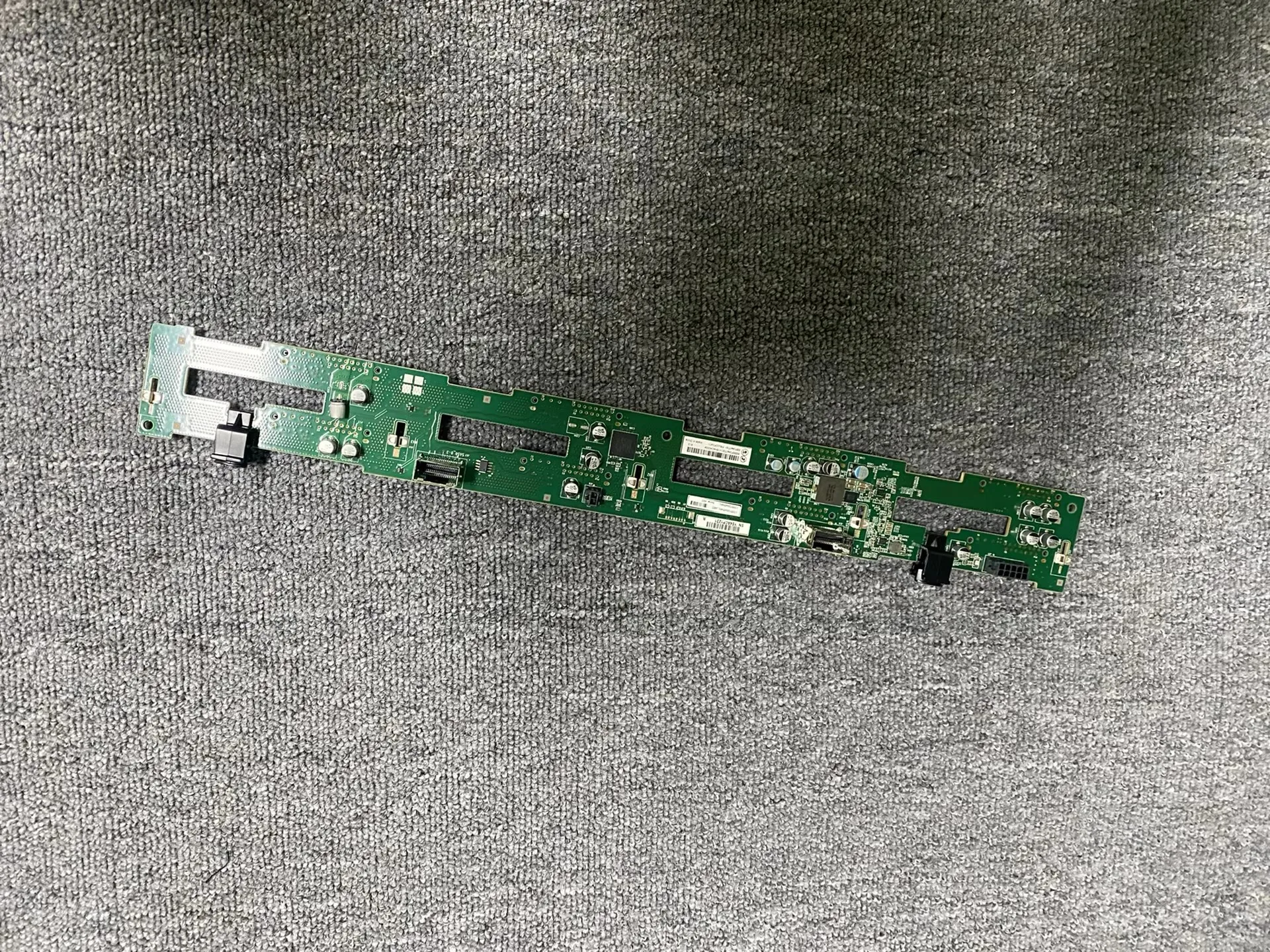 00FC471  0FC471 backplane for RD450 server backplane 3.5-inch 8-bay hot swappable server hard drive