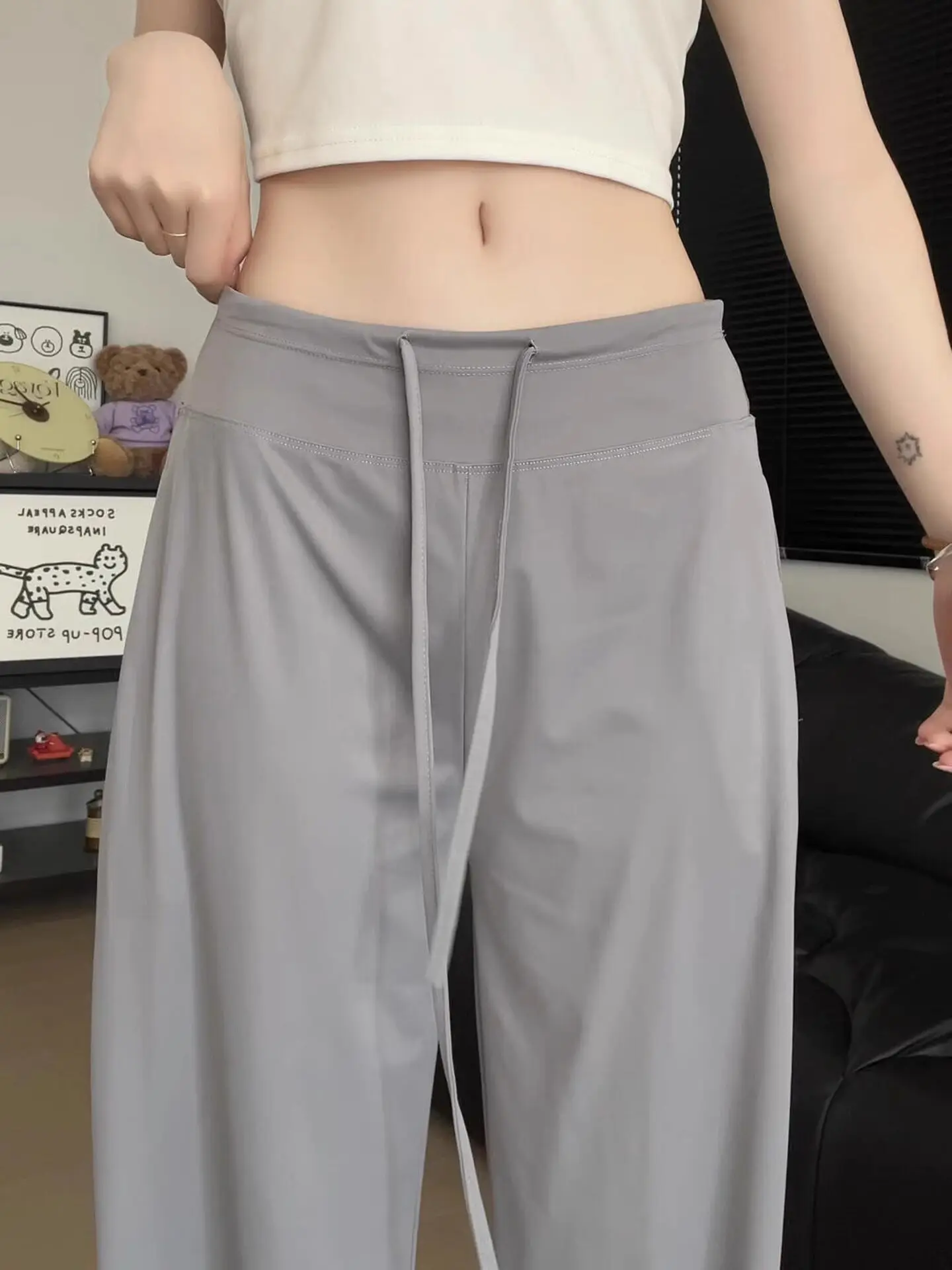 

Широкие брюки из ледяного шелка с высокой талией для женщин, тонкие, новая модель, на раннюю весну, повседневные, спортивные, с защитой от солнца, в корейском стиле