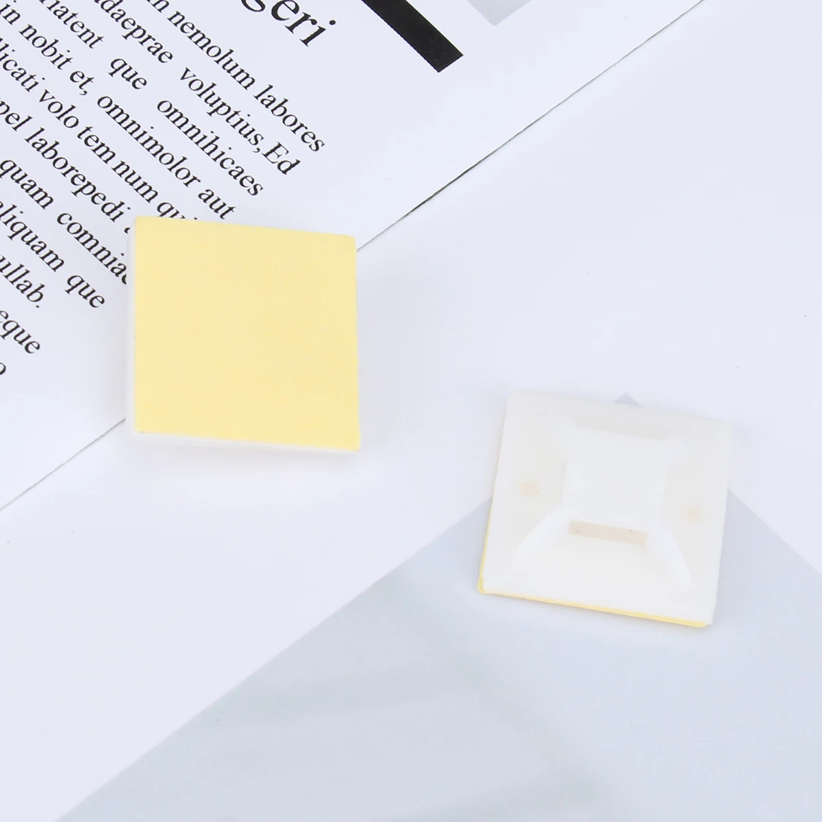 

500 pcs Cable Tie Mounts Nylon Wire Management Adhesive Base Holder Zip Tie Fixing Clips White Color Accessories