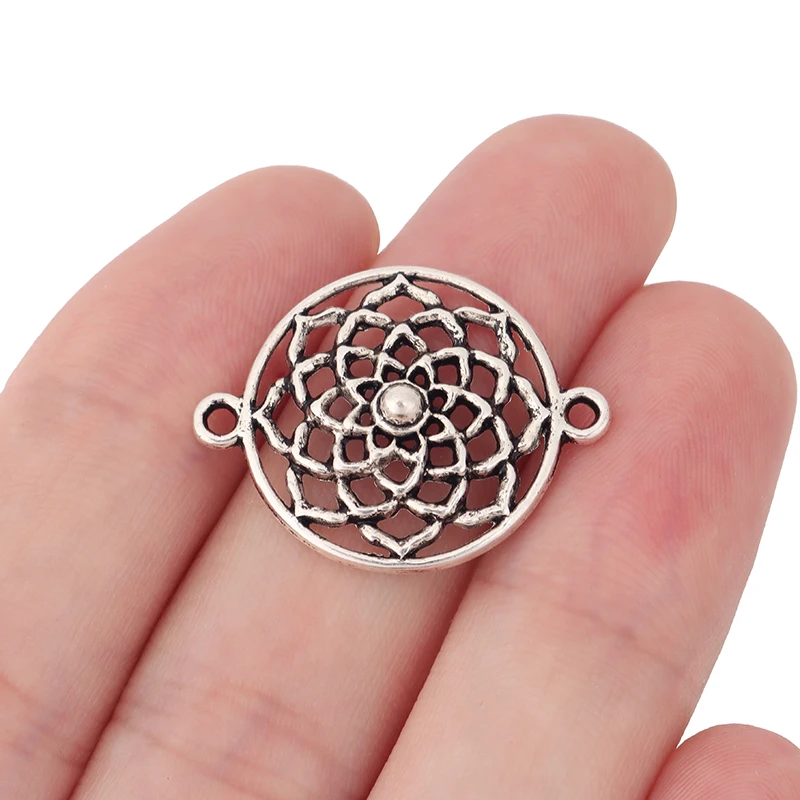 

30 x Tibetan Silver Hollow Filigree Round Flower Connector Charms Pendants for DIY Bracelet Necklace Jewelry Making Accessories