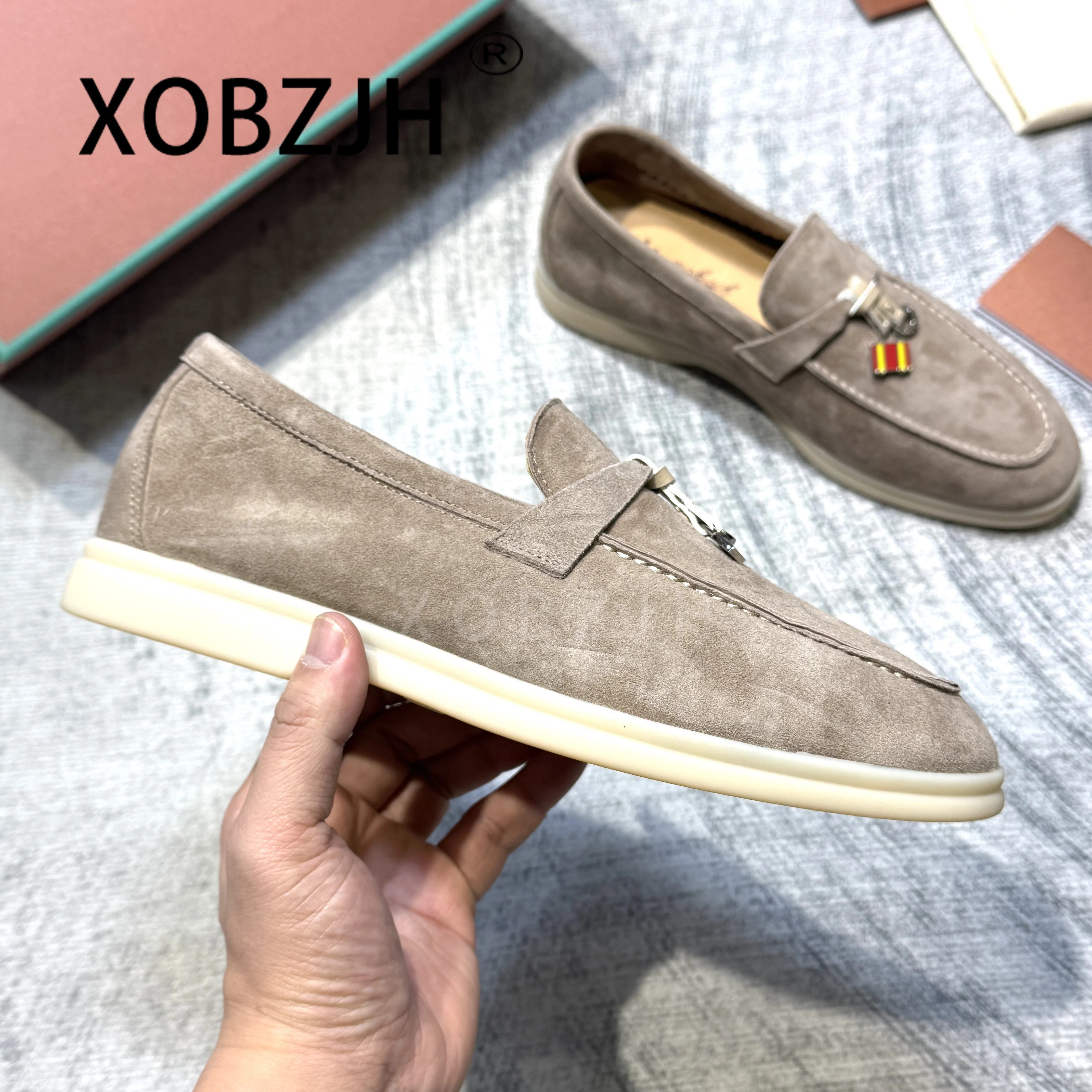 2025 Moccasines Summer Walk Women Loafers Shoes Spring Autumn Fashion CausaleLeather Metal Pendant Flat Shoes Free shopping