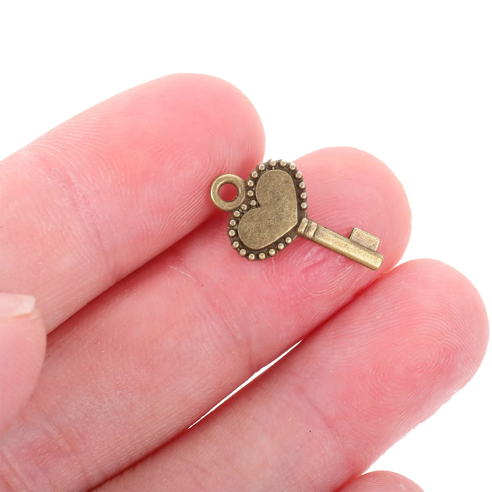 

300 шт. изящных подвесок-ключей из сплава для изготовления ювелирных изделий своими руками: ожерелий, браслетов, серег, а также для рукоделия и создания украшений