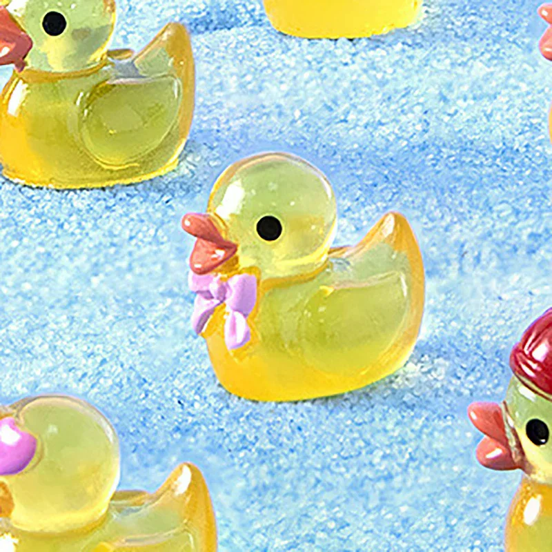 Luminous Resin Mini Yellow Duckling Miniatures Doll House Glow-in-the-Dark Ducks Figurines for Diy Aquarium Garden Decor 8pcs