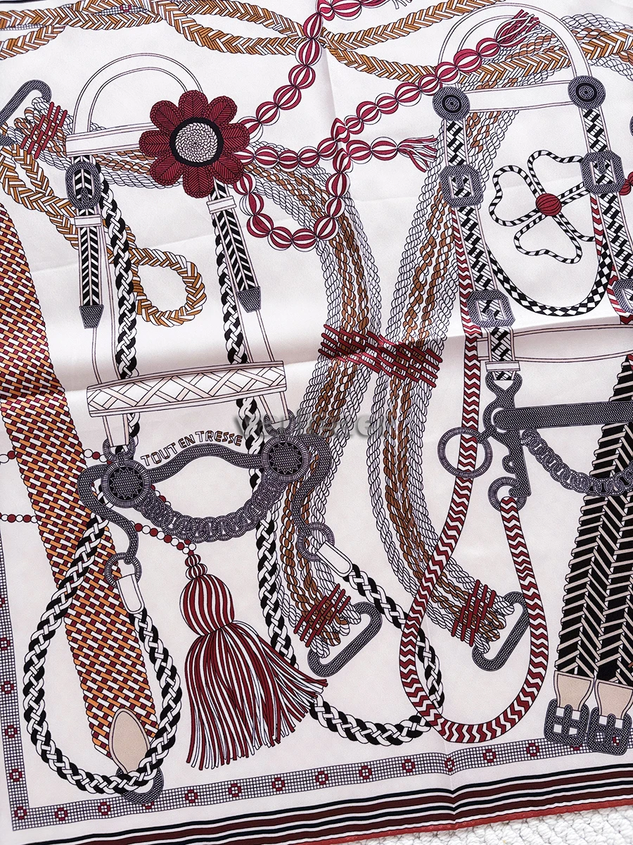 

Double Faced Silk Scarf 70cm Luxury Designers Bandanas Shawls Neck Head Accessories Bag Hand Decoration Hand Rolled Edge
