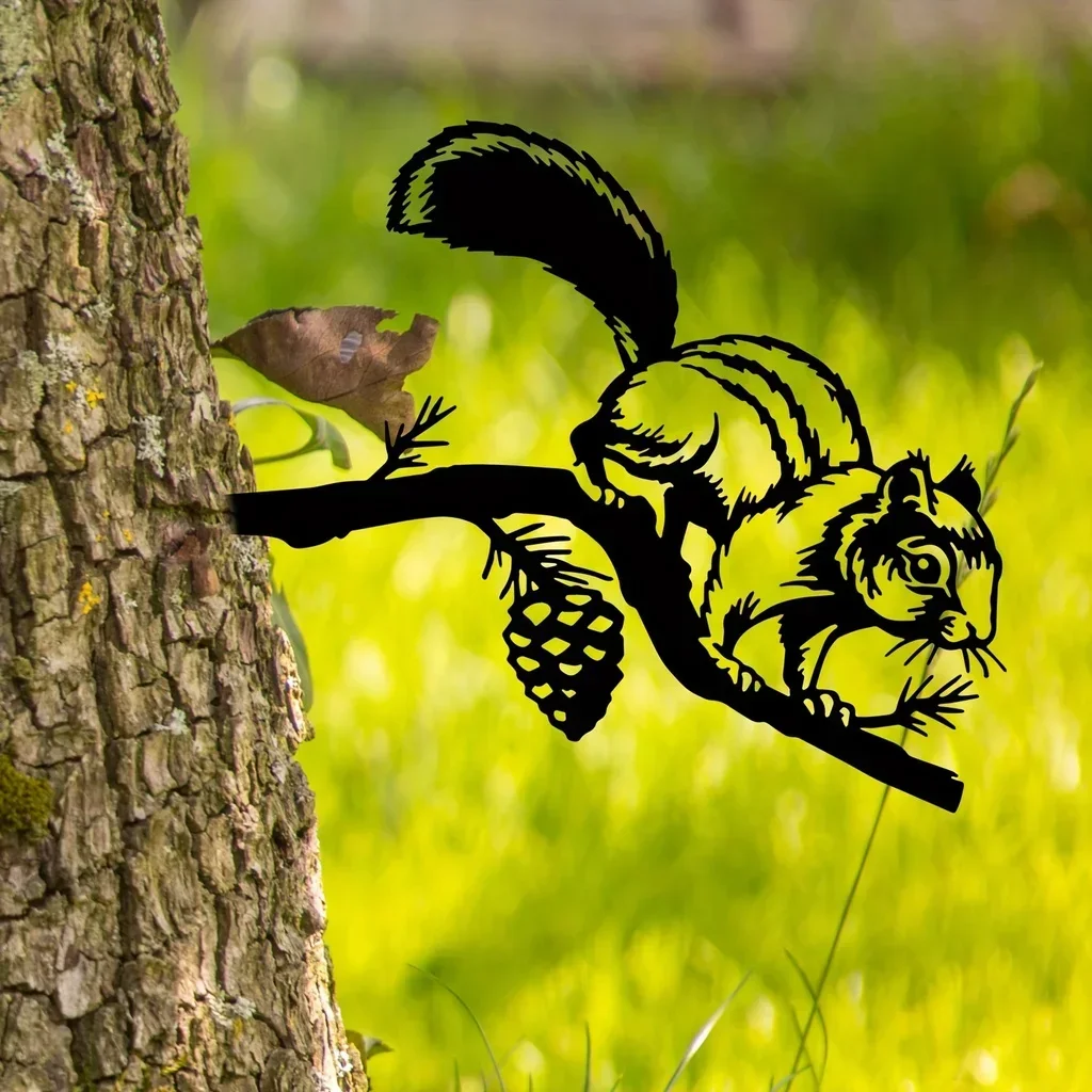 Metal Contour Chipmunk Silhouette Garden Stake, Metal Yard Art, Garden Tree Decorations Backyard Garden Patio Outdoor Decoration