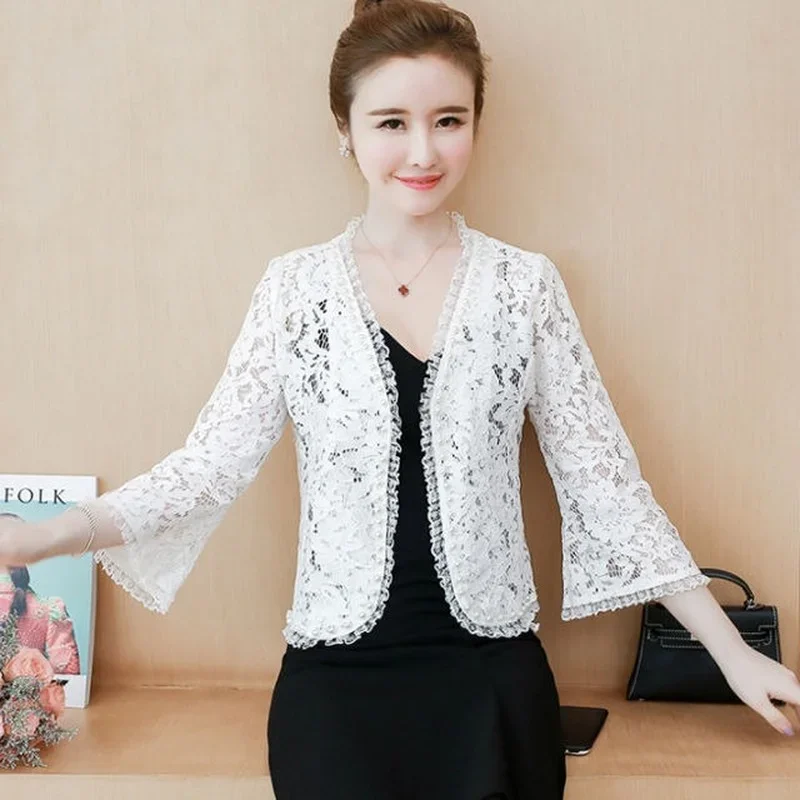 Top in pizzo da donna protezione solare giacca corta Cardigan in pizzo primavera ed estate coreano sottile Plus Size perlina scava fuori scialle
