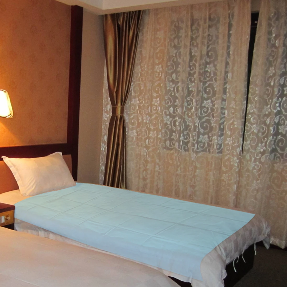 

10Pcs Travel Bed Sheet 175x75cm Disposable Nonwoven Sheet Hygienic Portable Single Use for Spa Outdoor Relaxation