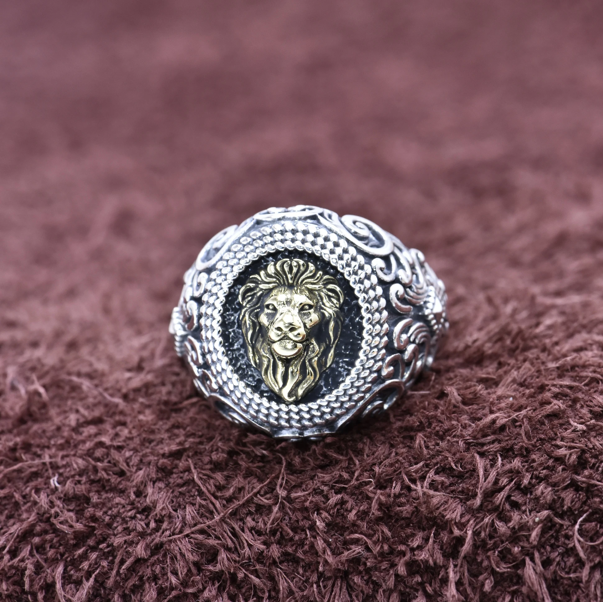 

Pure silver retro Thai silver men's fashionable lion domineering ancient vine totem pattern ethnic style atmospheric index finge