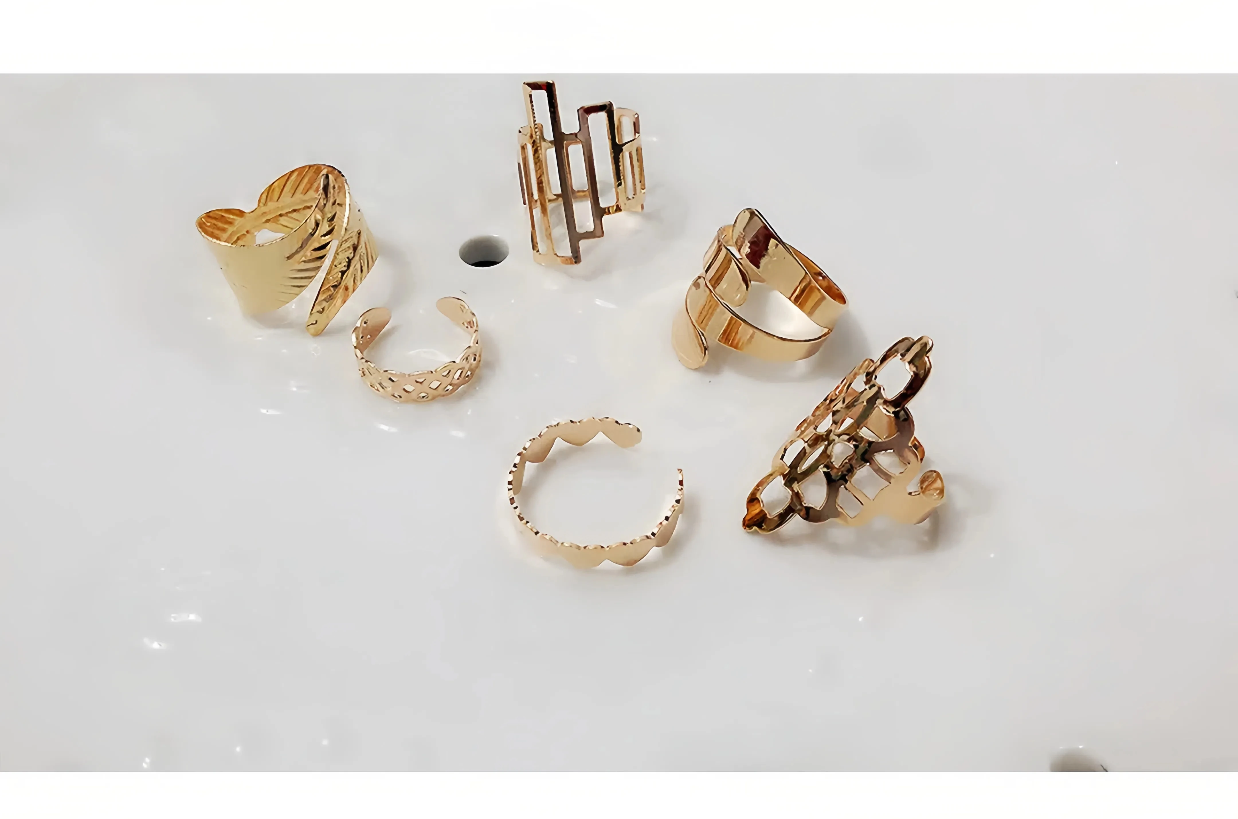 European and American fashion trend punk style metal hollow garland ring daily party niche versatile accessories