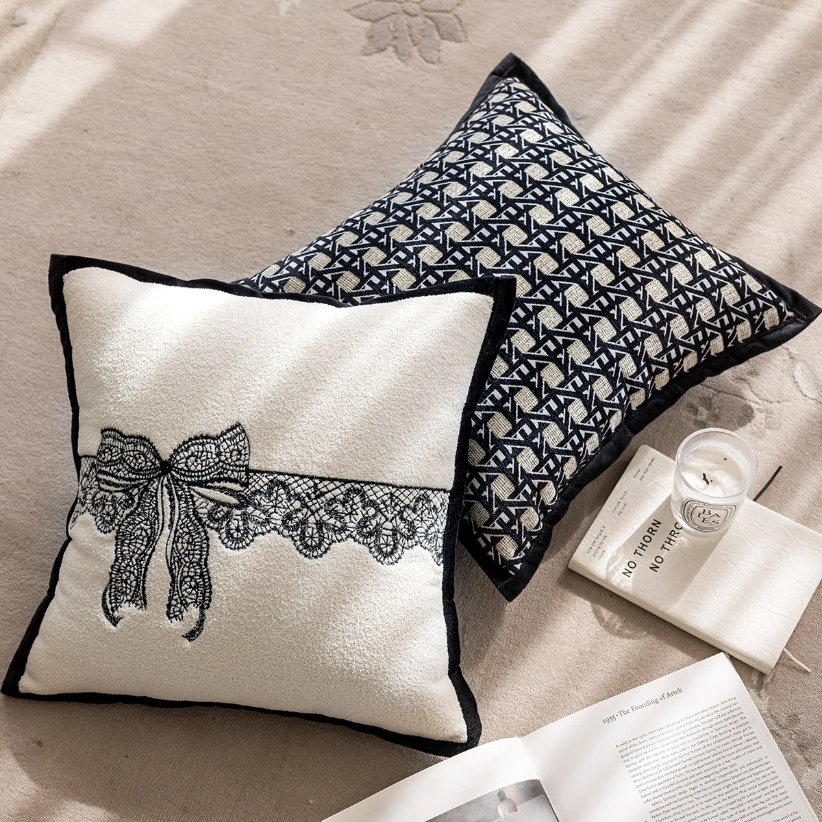 

45x45cm Retro Embroidered Bow Sofa Throw Pillow Cover Geometric Pattern Cushion Cover Pillowcase Suitable for Home Decoration