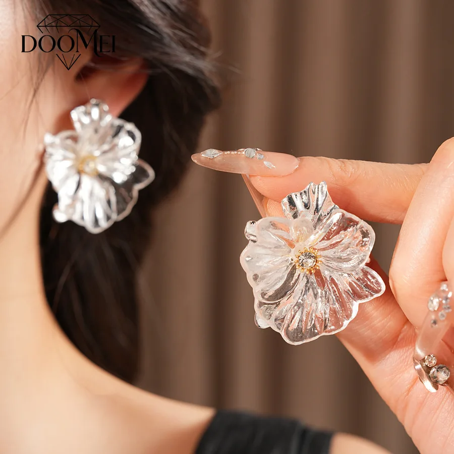 DOO MEI Elegant Transparent Resin Flower Stud Earrings for Women Rhinestone Center Floral Earrings Wedding Bridal Party Jewelry