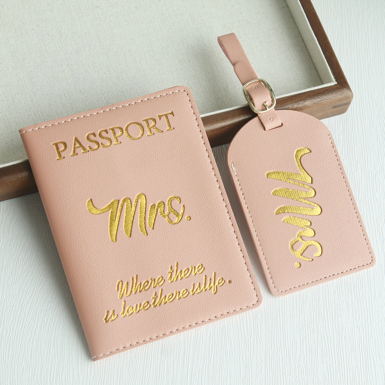 4PCS Mr. & Mrs. Travel Set: 2 Luggage Tags + 2 Passport Covers, Leather - Bridal Shower, Honeymoon, Valentine\'s, Wedding Gifts