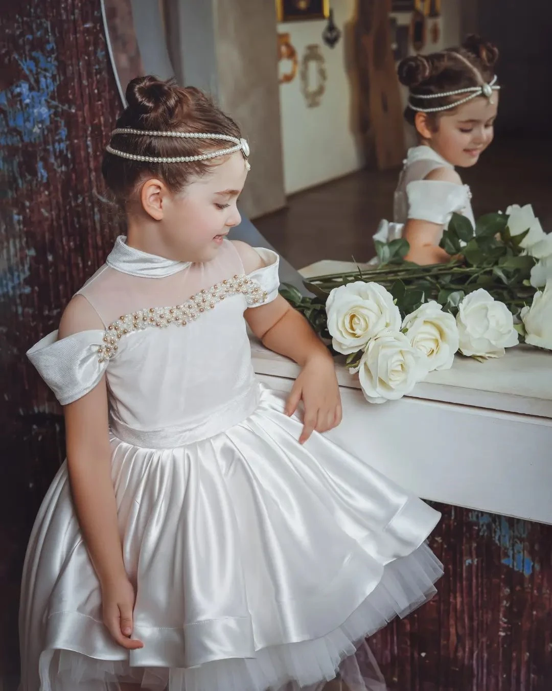 Belle robe de demoiselle d'honneur en satin, robe de Rhde mariage, robe de princesse pour petit bébé, longueur asymétrique, nœud de perles