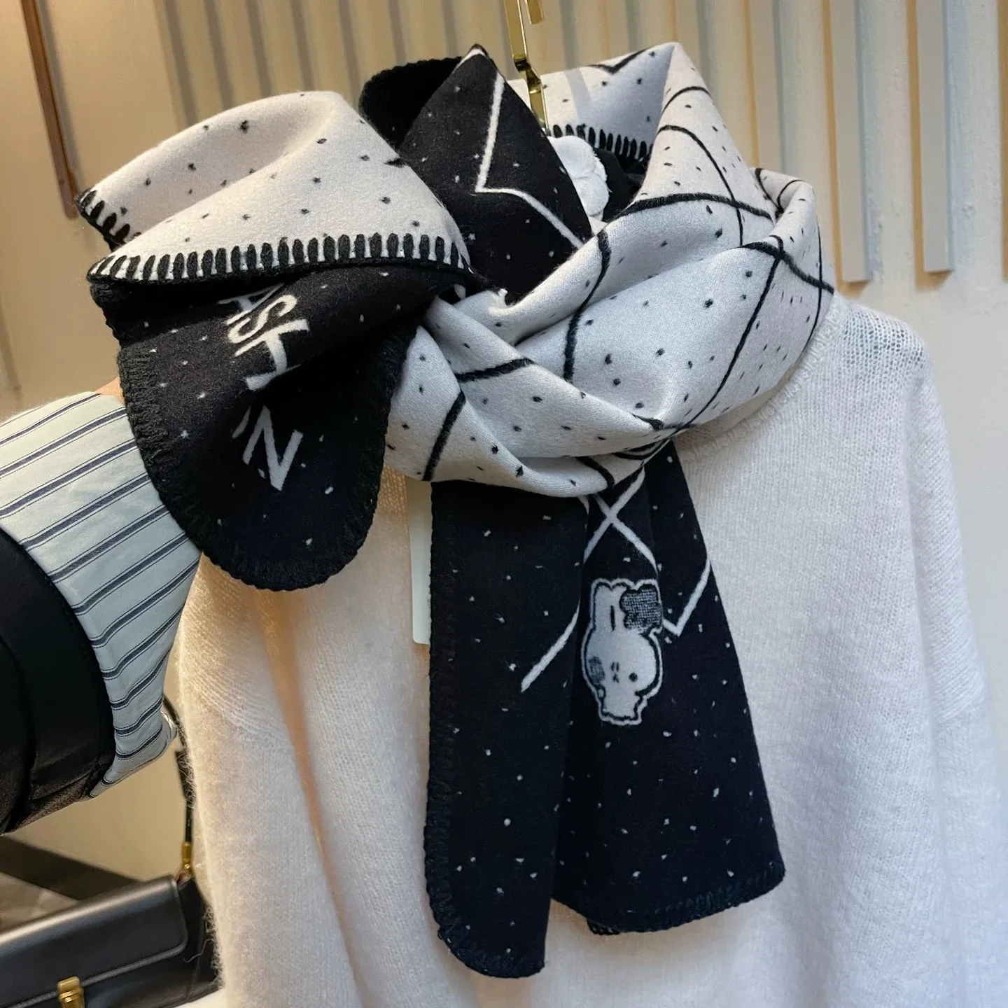 Echarpe-de-luxe-cyrena-kaer-a-motif-diamant-double-face-motif-lapin-mignon-en-cachemire-pour-femme-automne-hiver-chale-chaud-coreen