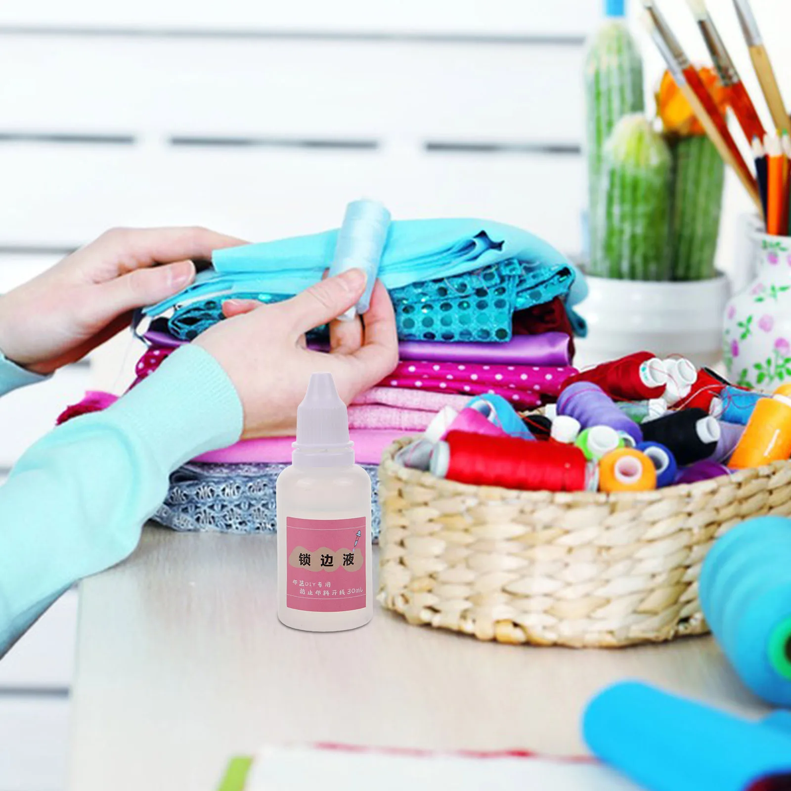 

DIY Handmade Fabric Anti-Thread Liquid Sewing Quilting Embroidery Applique Crafting Supplies Fabric Quilting Strips