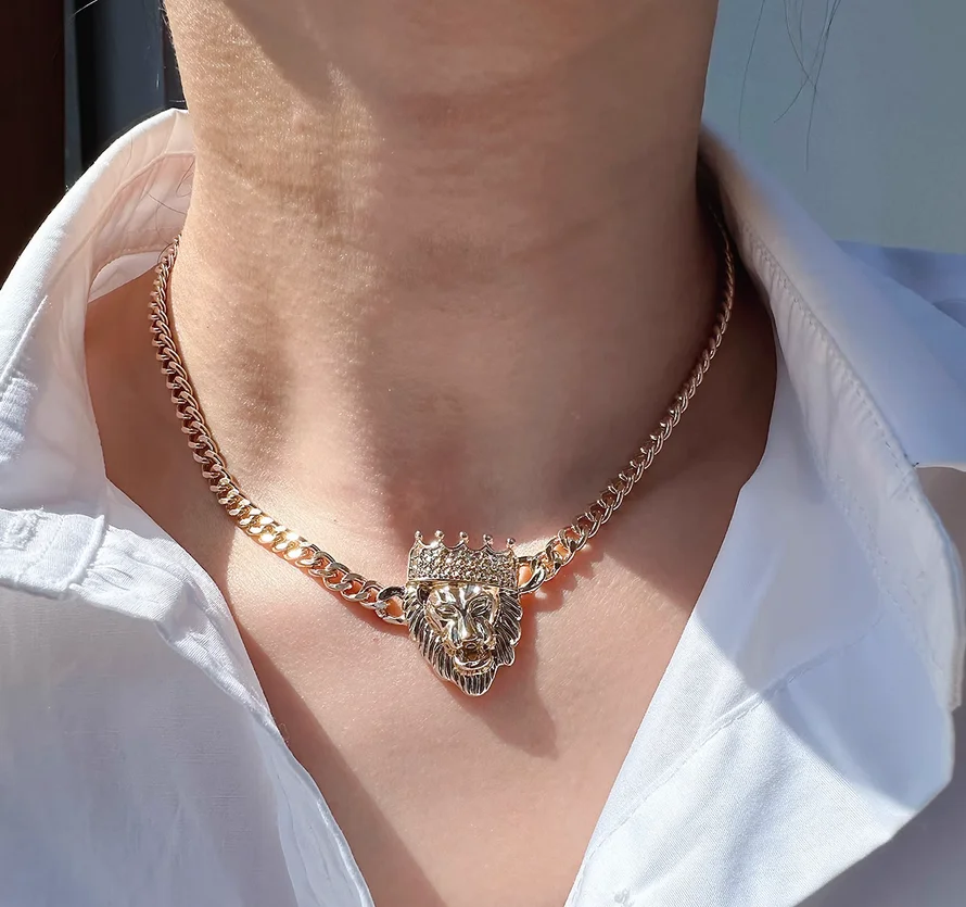 

Tide индивидуальный кулон в виде льва, цепочка на ключицы для мужчин и женщин, нейтральная ветровая толстая цепочка, преувеличенное перекрывающееся ожерелье.