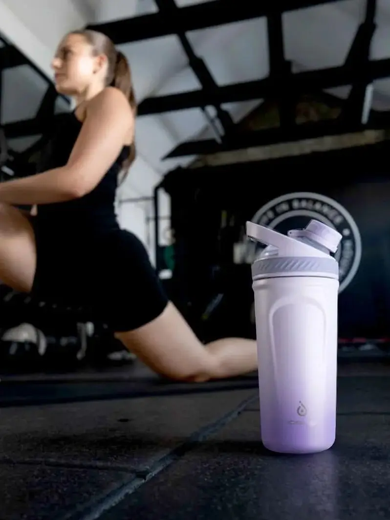 Tasse shaker isolée en acier inoxydable ideus, bouteille d'eau de fitness et de sport de 700 ml, adaptée aux activités de plein air