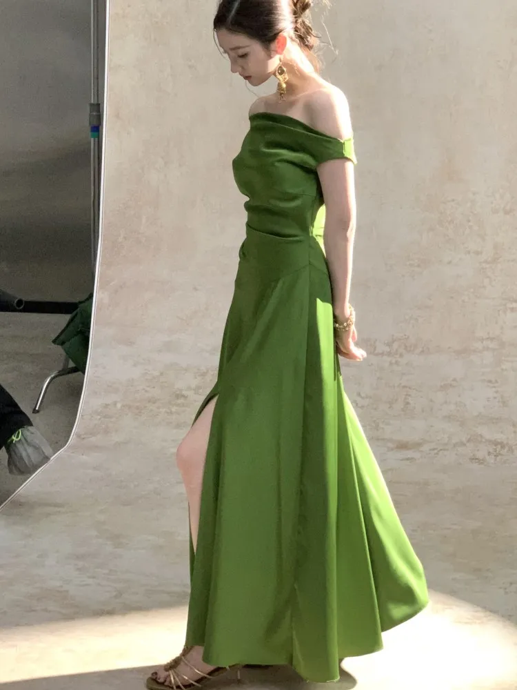 فستان أنيق من الساتان مثير فرنسي Bodycon للمرأة الصيف سوينغ طوق يميل الكتف سبليت رداء حفلة موسيقية الملابس النسائية جديد 2025 #4