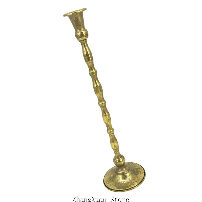 Antiker goldener Kerzenständer mit Eisenkonstruktion für Esstische, Regaldisplays und Standardöffnung von 2,1 für den – Detail 8