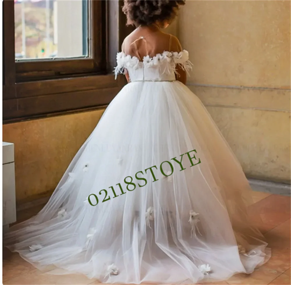 

Off-Shoulder Feather Flower Girl Dress Flora A-Line Girls Princess Wedding Party Dress Sweep Train First Communion Gown Dress