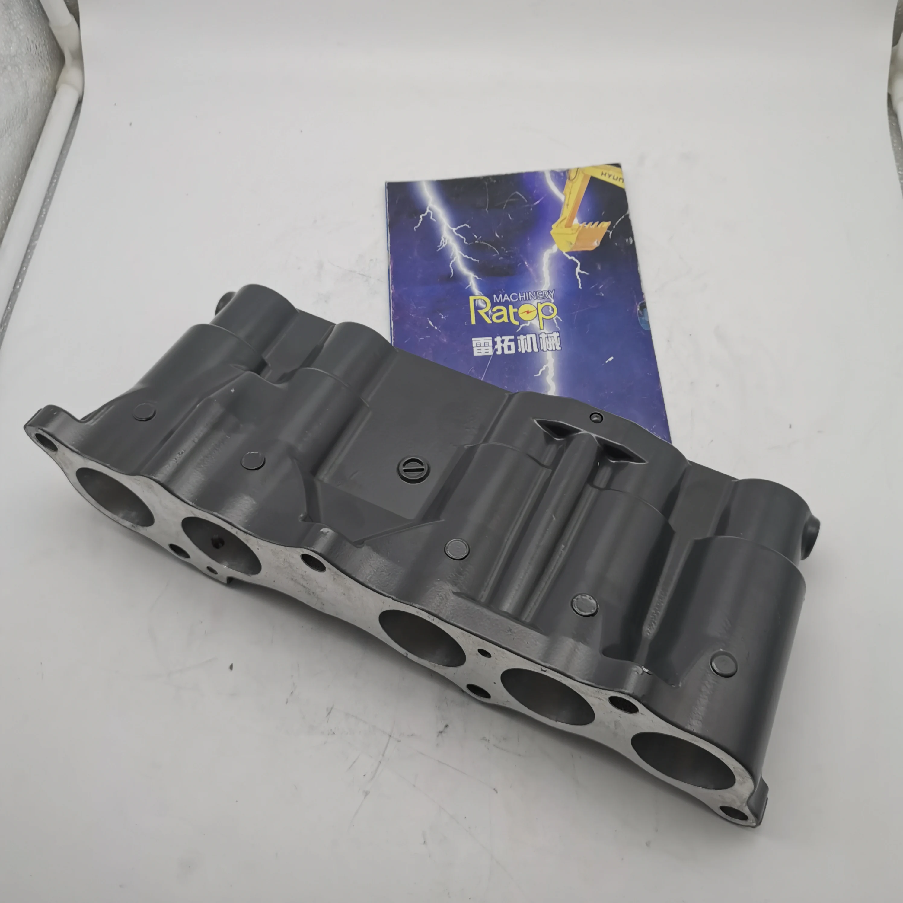 

ZX200-3 ZX210-3 ZX200-5G ZAX330-3 Excavator EFI Valve Cover Cap assy 0976901