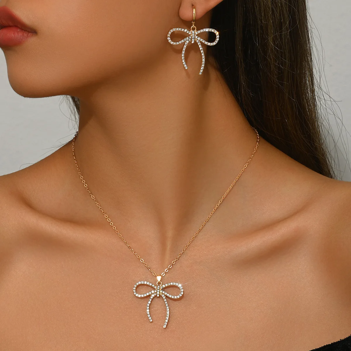

Women Fashion Jewelry Set Golden Chain Necklace Earring Bowknot Pendant Exquisite Jewelry for Girls Daily Banquet Accessories