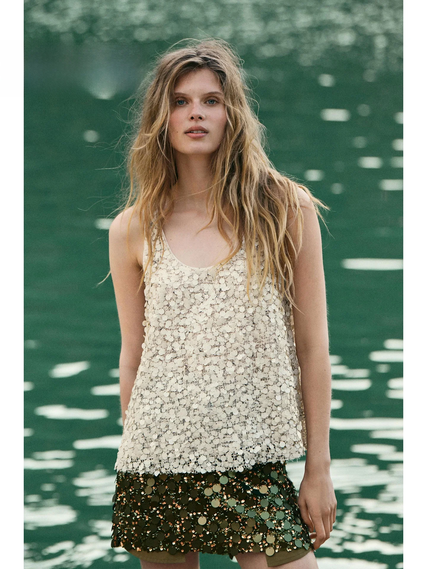 Summer 2026 Women's Fashion Sequin Atmosphere U-Neck Wide Strap Vest Top Flashing Sensation Outerwear round Neckline No Chest...