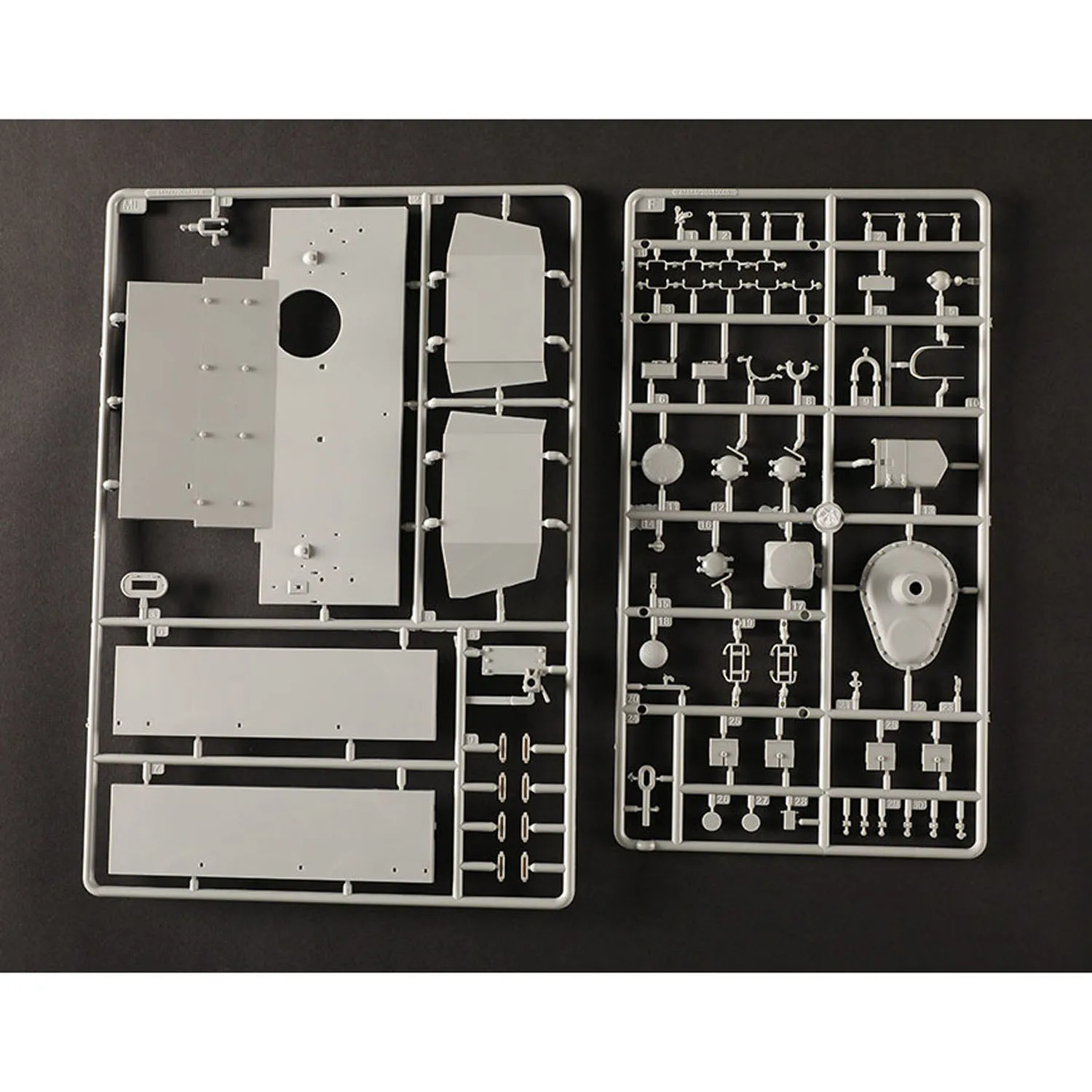61621 I Love Kit 1/16 M4A3E8 Thunder VII Mittelschwerer Panzer Plastikmodellbausatz Metallkanone Anker Kupferkabel Für Fortgeschrittene Spieler – Detail 11