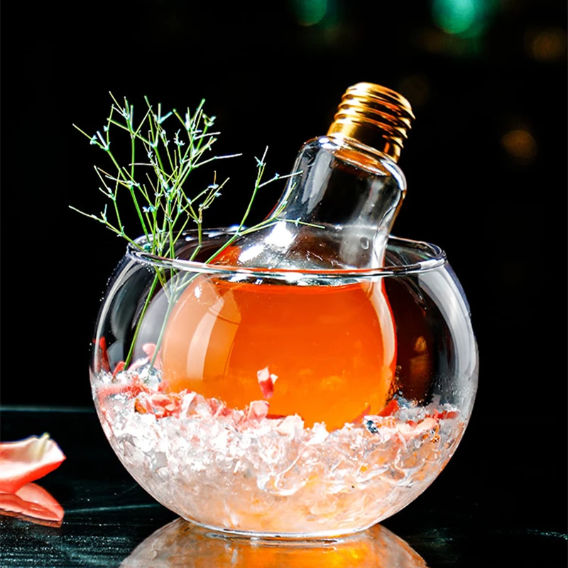 Popular Creative Lamp Bulb Straw Cocktail Glass For Bar Portable Lamp Globe Cooler Bottle With Lid Cold Drinks Bubble Tea Cups