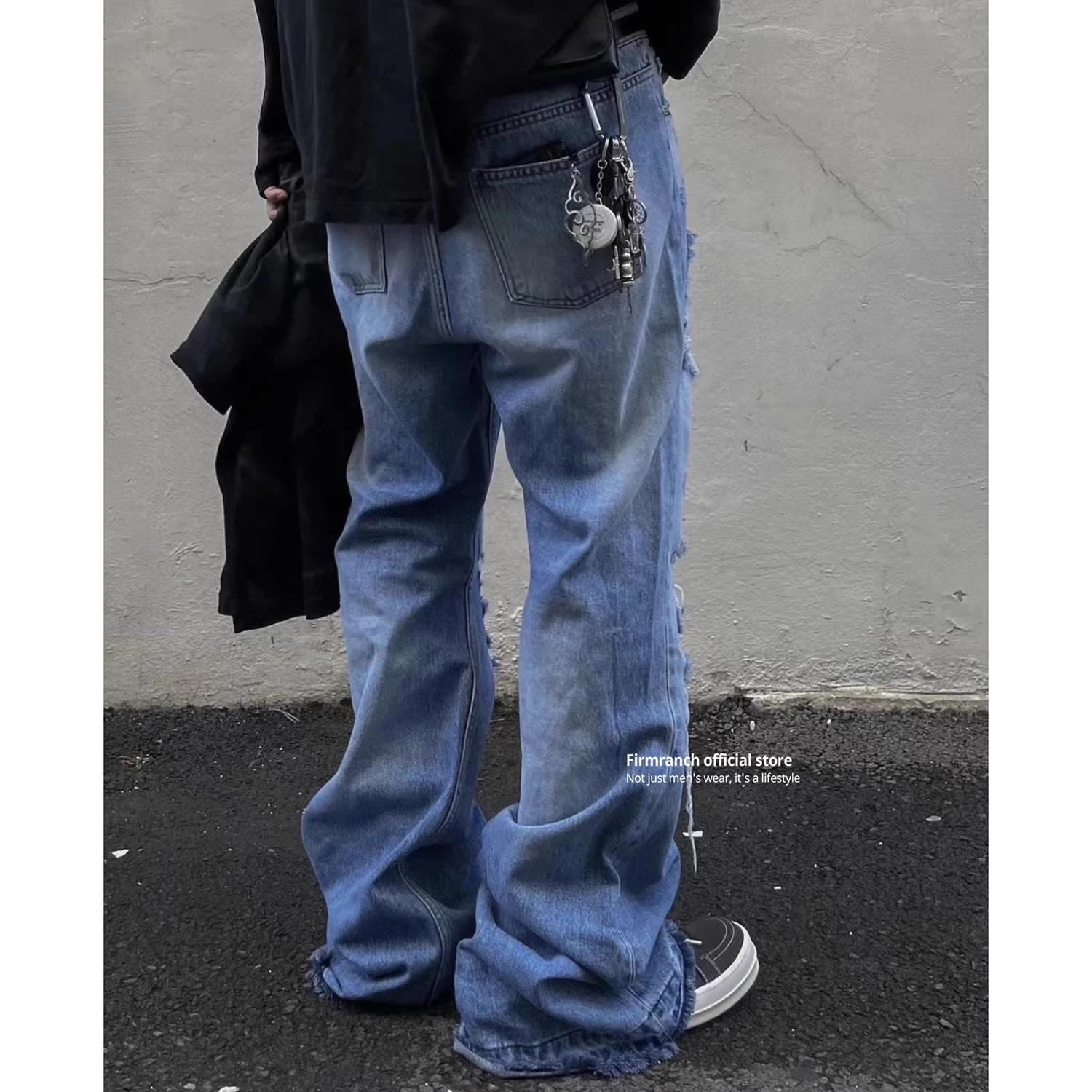 Firmranch 2024, koreanischer Stil, blaue zerrissene Jeans für Männer und Frauen, getragene Wischlänge, ausgestellte Denim-Streetwear-Catwhiskers-Hose