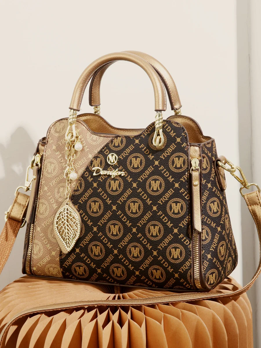 

Ladies Large Capacity Fashionable Commuter Tote Bag Shoulder Crossbody Bag British Style Contrast Color Wiess Lunt Brand
