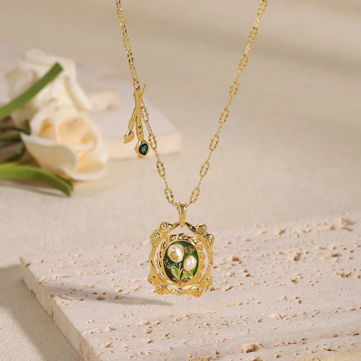 French Vintage Green Enamel Lily of the Valley Pearl Necklace Women Baroque Frame Artist Paintbrush Pendant Choker Jewelry