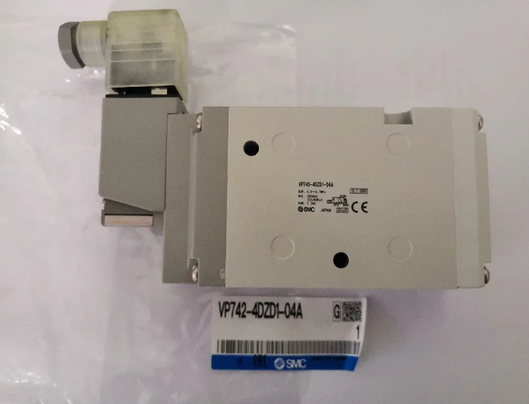 

SMC three-way solenoid valve VP742-4DZD1-04A
