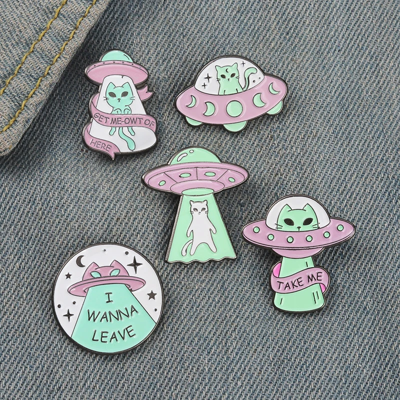 UFO Paint Accessories Backpack Pin Badge Lapel Pins Alloy Letter Pin Creative Cartoon Spaceship Alien