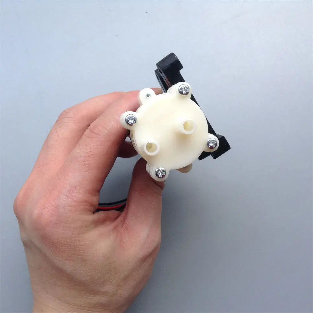 

1PCS DC12V/DC24V R385 DC Diaphragm Pump Cooling Water Pump 3 Meters Lift Water Pump with 40cm 2P Plug Terminal Wire