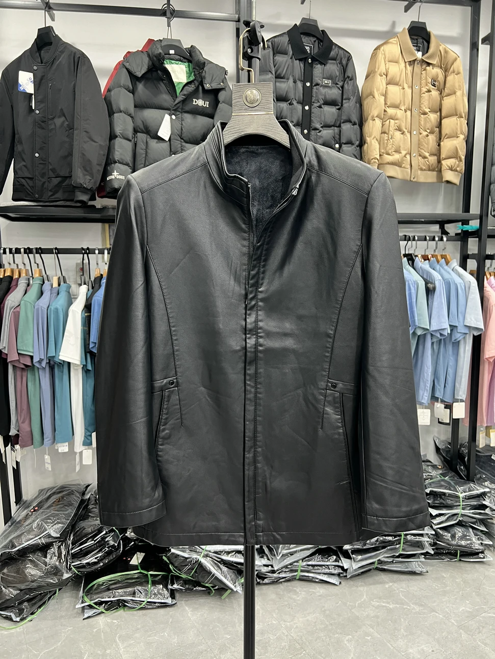 

Мужская утепленная куртка DongJia из искусственной кожи с воротником-стойкой, на флисовой подкладке, теплая, ветрозащитная, модная, мотоциклетная, из искусственной кожи.