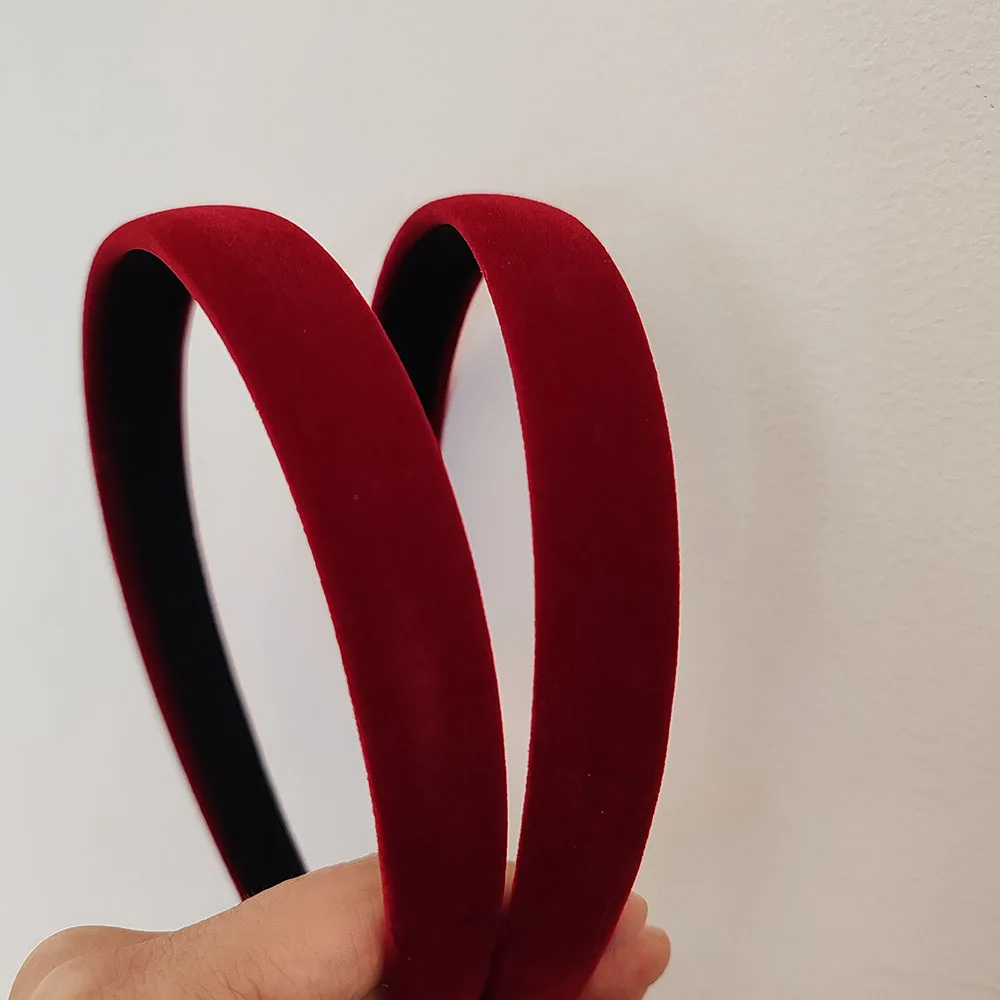 2 Stück europäisches und amerikanisches rotes schwarzes Samt-Stirnband für Damen und Mädchen, elegantes Haarband für Urlaub, Party, Haarschmuck – Detail 7
