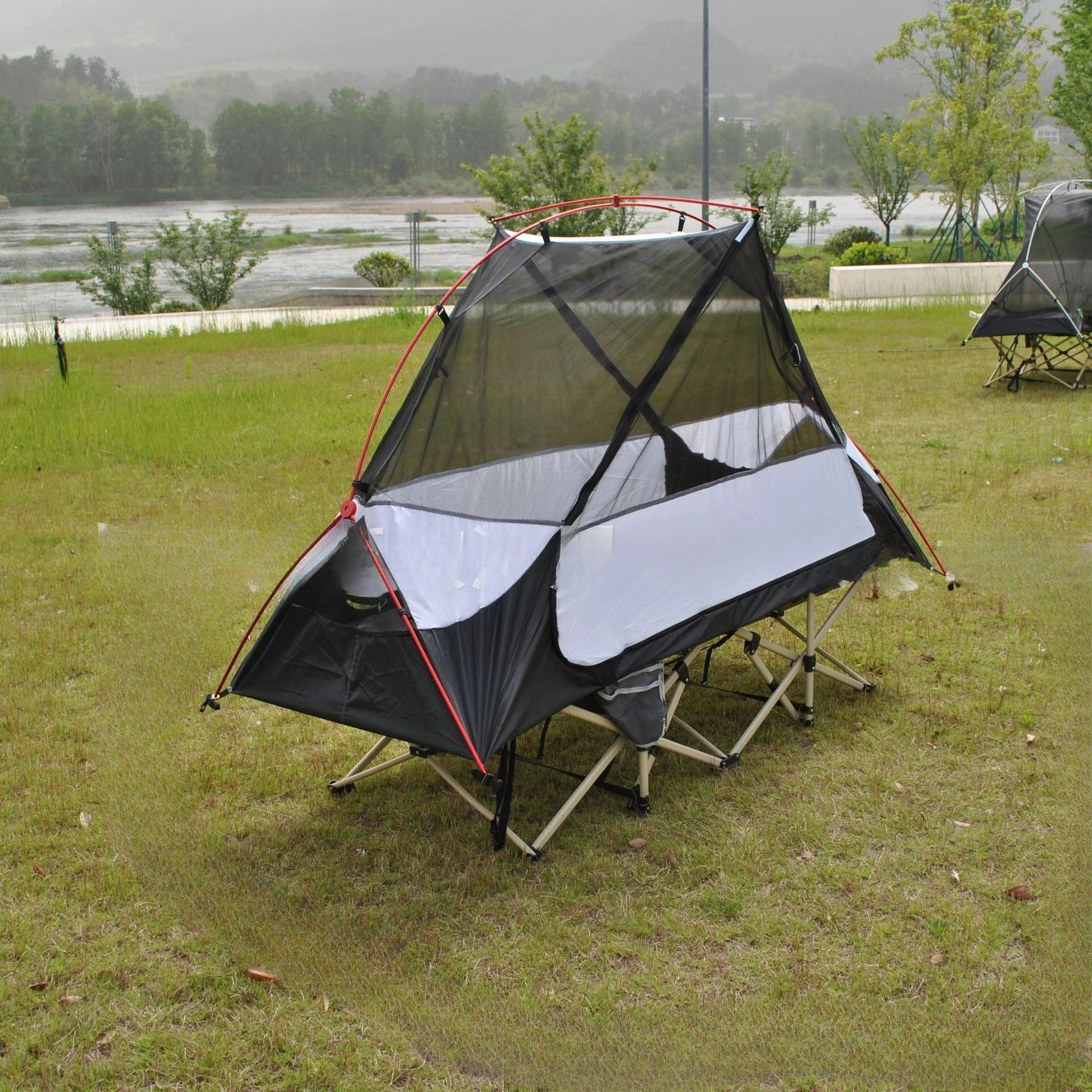 Double rainproof lightweight two-in-one ground-off tent, single camp bed tent, excluding bed