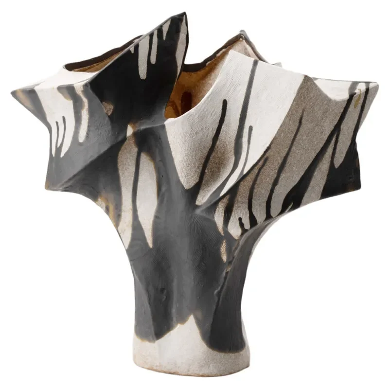 Modern Red Geometric Vase Irregular Shape Design Sense Home Decor Ornament for Dried Flowers Simple Advanced Living Room