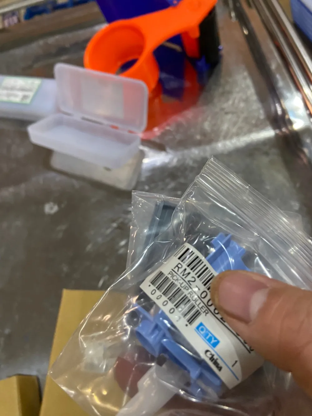 

5SETS Pickup Separation Roller RM2-6577-000 B5L24-67904 for HP Color LaserJet M552 M553 M554 M555 M577 M578 M652 M653 M681 M682