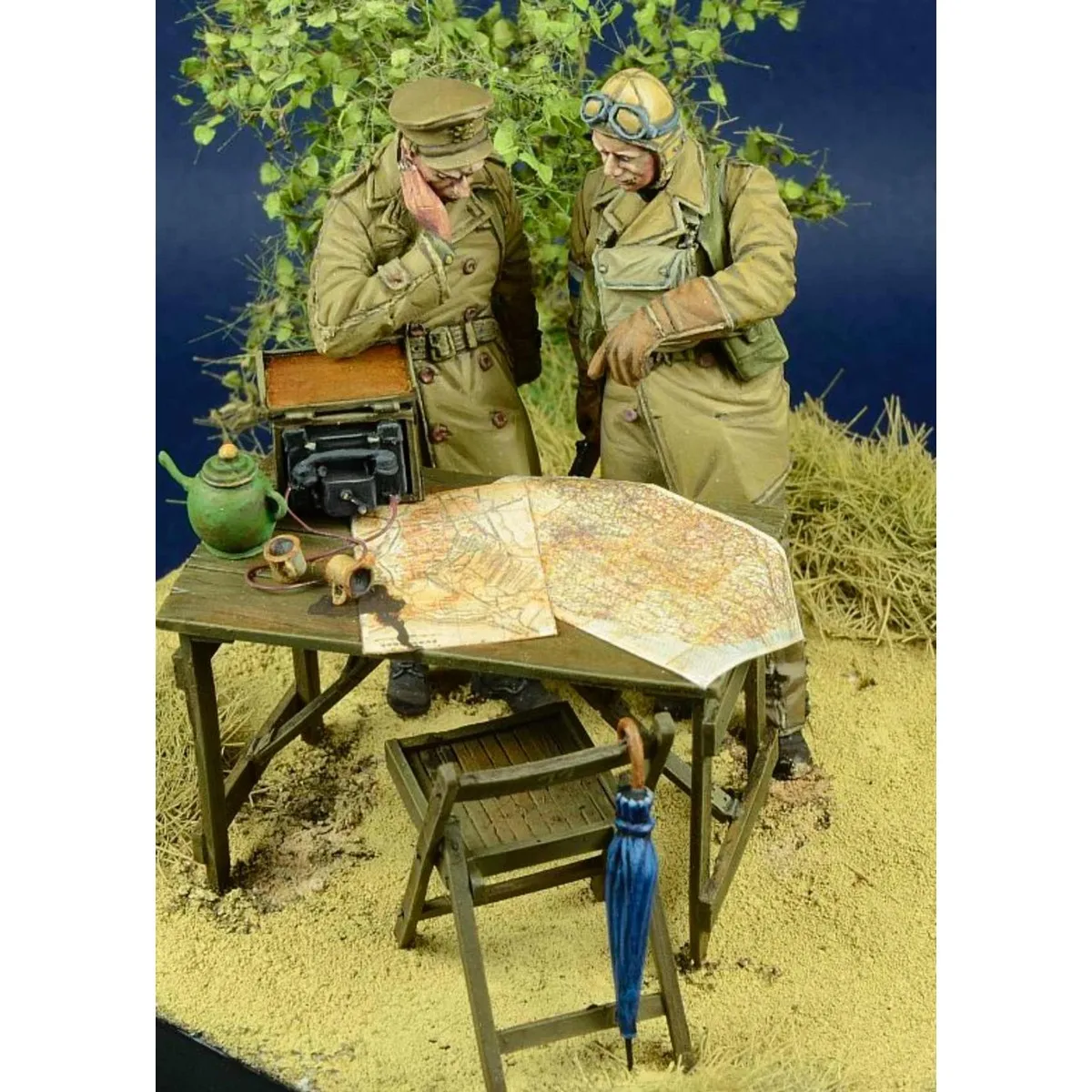 Kit de modelo de resina 1/35 sem pintura, oficiais britânicos e cavaleiros de despacho (com mesa) GK desmontado e sem pintura
