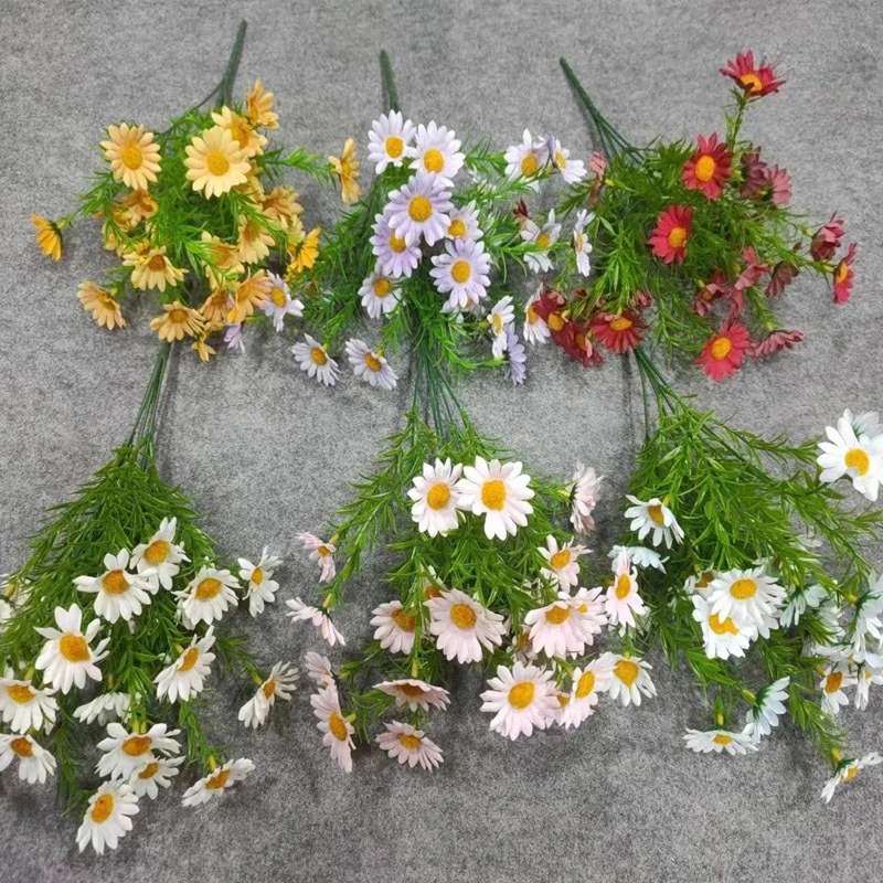 

Small bunch of artificial flowers, small daisies, chamomile, pastoral outdoor wedding decoration artificial flowers