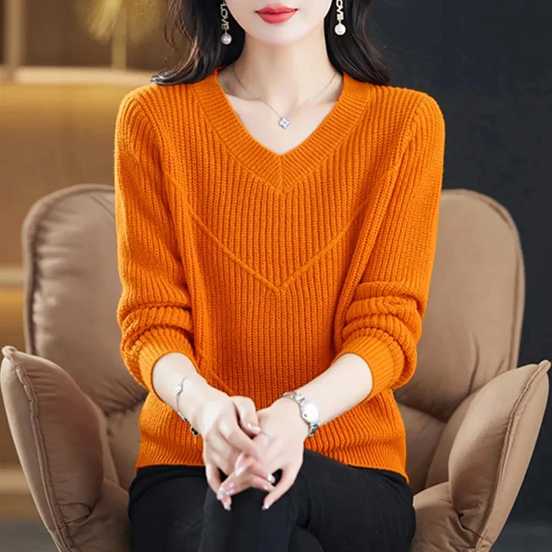 2024 Hot New Womens Sweaters Spring Autumn V-neck Knitted Pullovers Loose Bottoming Shirt Cashmere Fashion Jumper Solid Sweater