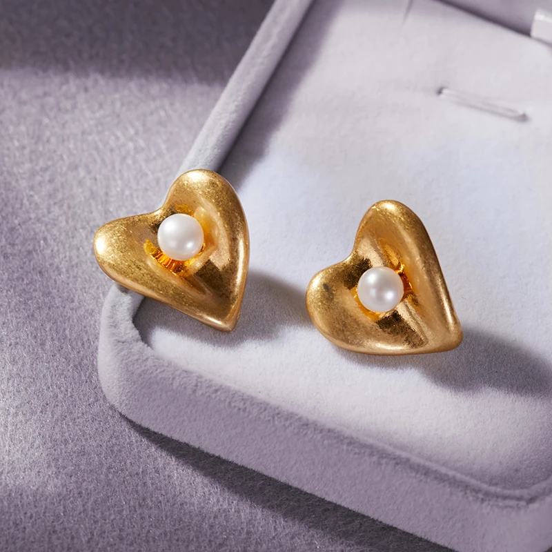 

Trendy Vintage Earring 925 Sterling Silver Heart Pearl Stud Earrings Female Fashion Earrings 18K Gold Plated 2023 Christmas Gift