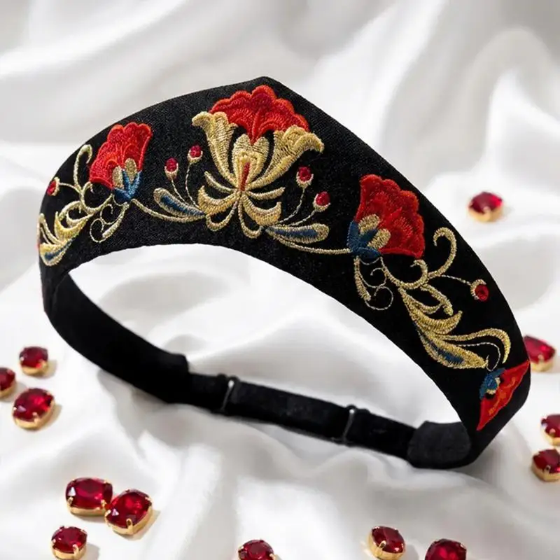 Vintage-Stil, russische Ethno-Blumenstickerei, spitz zulaufendes Haarband für Damen, breites, modisches Haaraccessoire. – Detail 2
