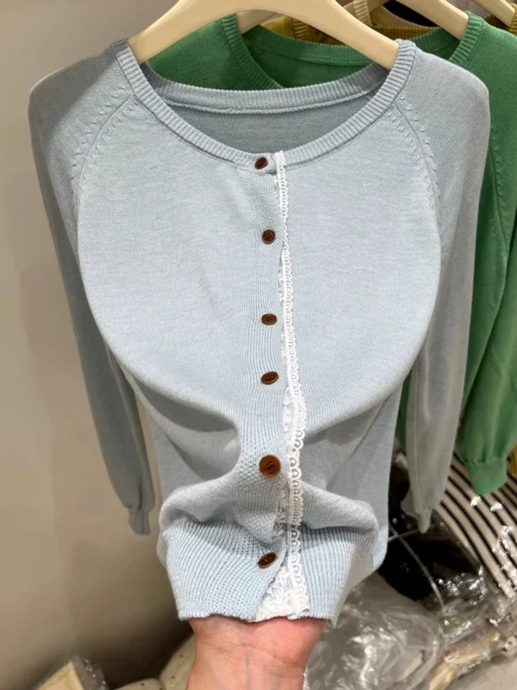 Dames herfst winter 2025, nieuwe lange mouwen, casual, veelzijdige trui, Franse O-hals, kanten rand, enkele rij knopen, gebreid vest